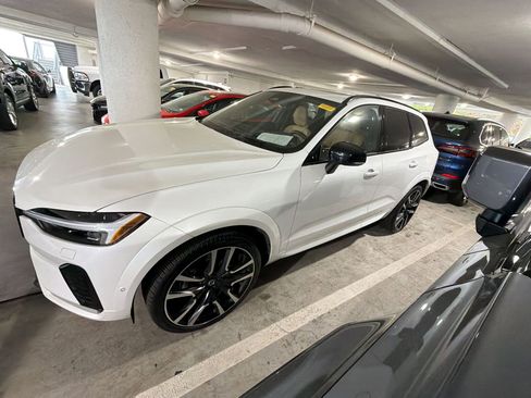 Used 2025 Volvo XC60 B5 Ultra w/ Protection Package Premier image 10