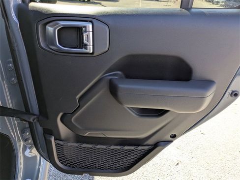 New 2026 Jeep Wrangler Unlimited Rubicon image 34