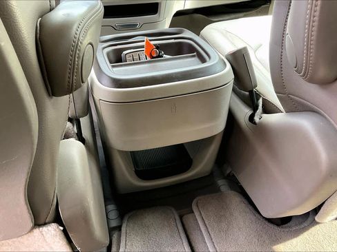 Used 2017 Chrysler Pacifica Touring-L image 34