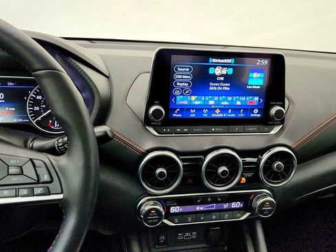 Used 2024 Nissan Sentra SR w/ SR Premium Package image 18