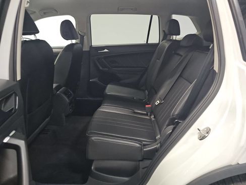 Used 2022 Volkswagen Tiguan SE image 8