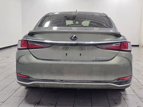 Used 2019 Lexus ES 300h w/ Accessory Package 2 image 15
