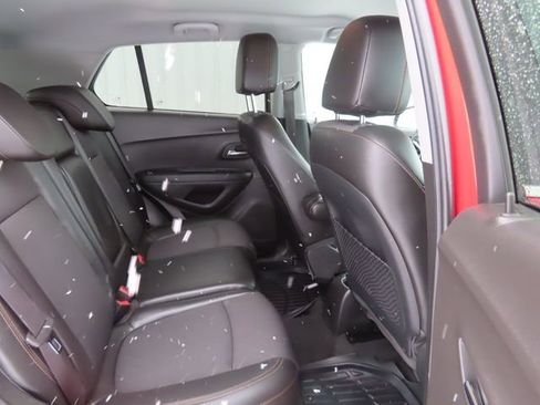 Used 2017 Chevrolet Trax LT w/ LT Convenience Package image 26