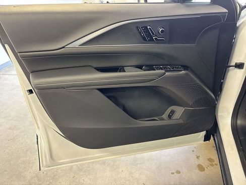 New 2025 Cadillac Lyriq Luxury image 27