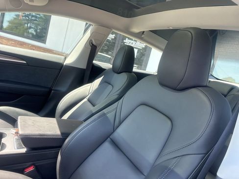 Used 2023 Tesla Model 3 Standard Range RWD image 2