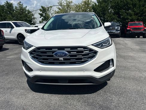 Used 2021 Ford Edge Titanium w/ Equipment Group 301A AWD/4WD image 2