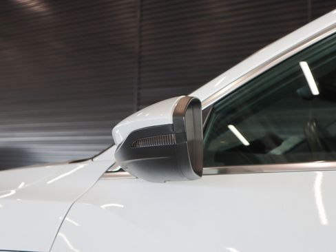 Used 2022 Audi e-tron Premium image 27