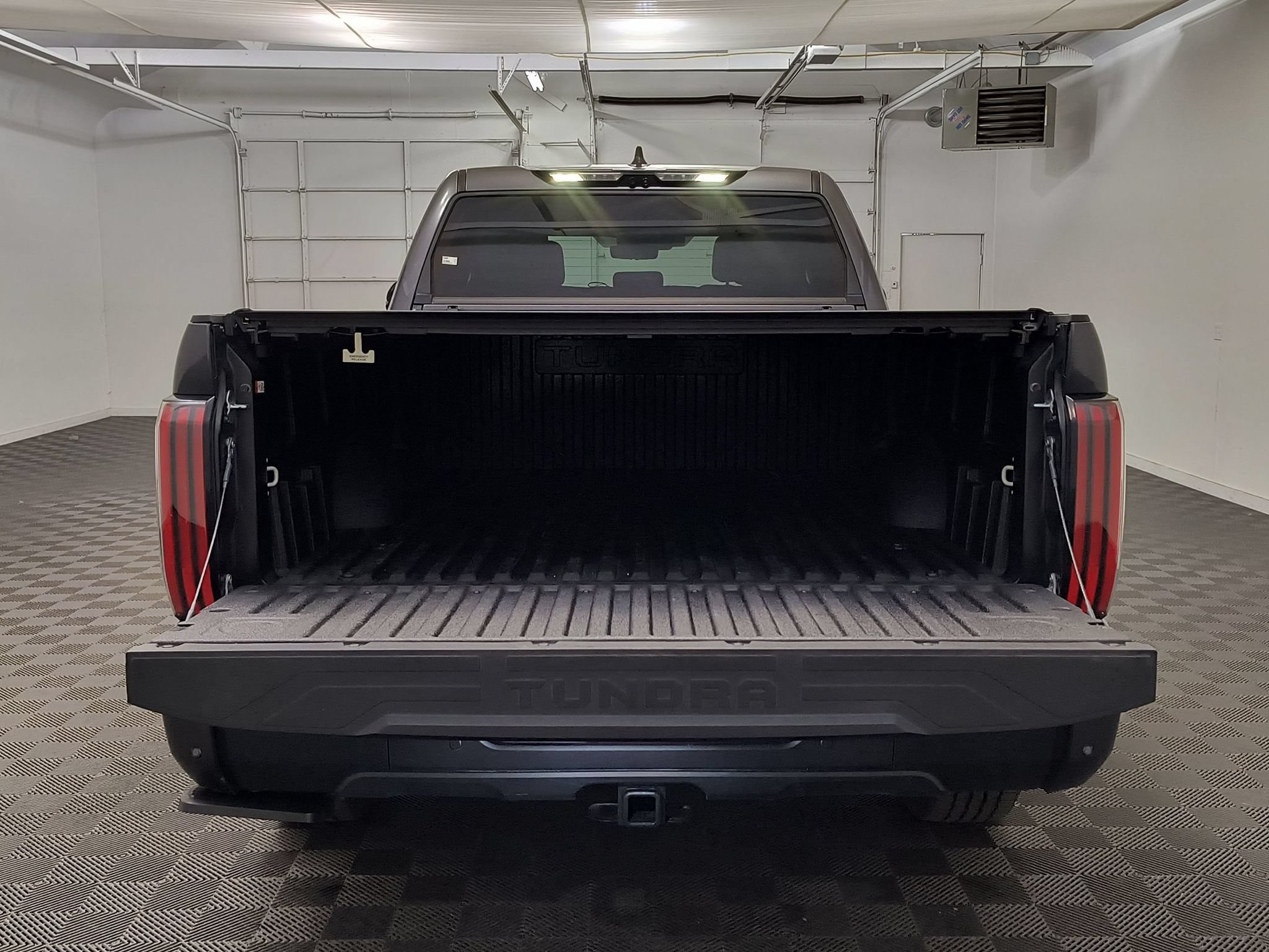 Used 2025 Toyota Tundra Limited w/ TRD Off-Road Package AWD/4WD image 23