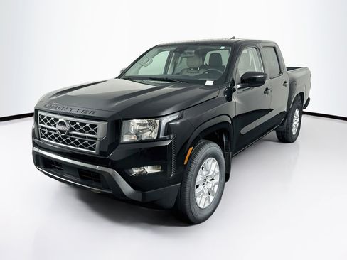 Used 2022 Nissan Frontier SV RWD image 3