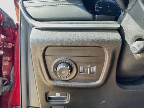 Used 2023 Jeep Grand Cherokee Overland AWD/4WD image 23