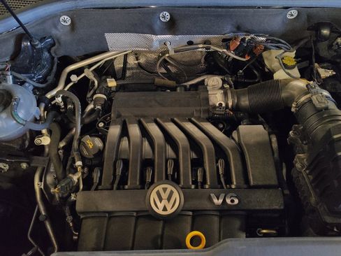 Used 2023 Volkswagen Atlas SE w/ Black Wheel Package FWD image 30