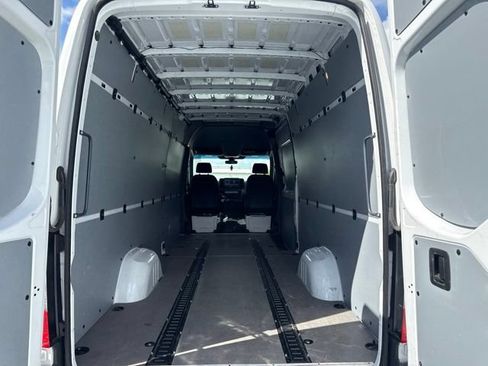 Used 2023 Mercedes-Benz Sprinter 2500 w/ Dashboard Charging Package image 12