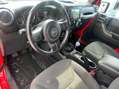 Used 2016 Jeep Wrangler Unlimited Sport AWD/4WD image 13