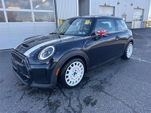 Used 2022 MINI Cooper S image 1