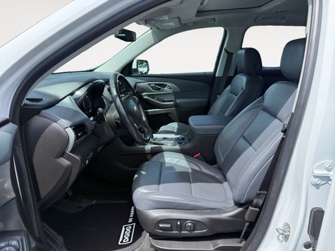 Used 2019 Chevrolet Traverse LT w/ LT Premium Package AWD/4WD image 10