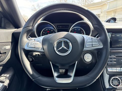 Used 2019 Mercedes-Benz SLC 300 w/ Premium Package image 26