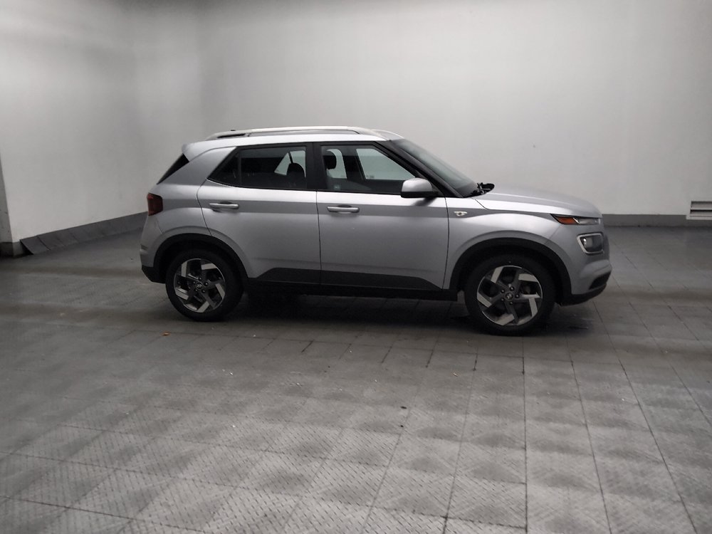 Used 2021 Hyundai Venue SEL FWD image 11
