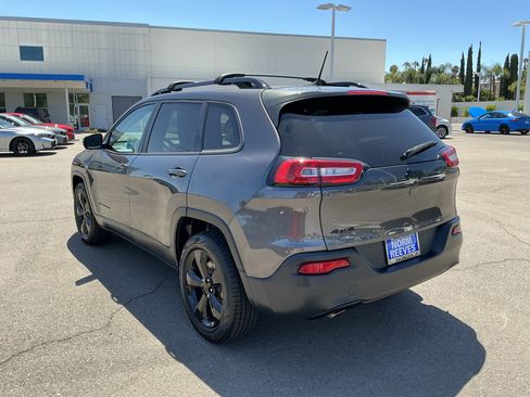 Used 2017 Jeep Cherokee High Altitude AWD/4WD image 3