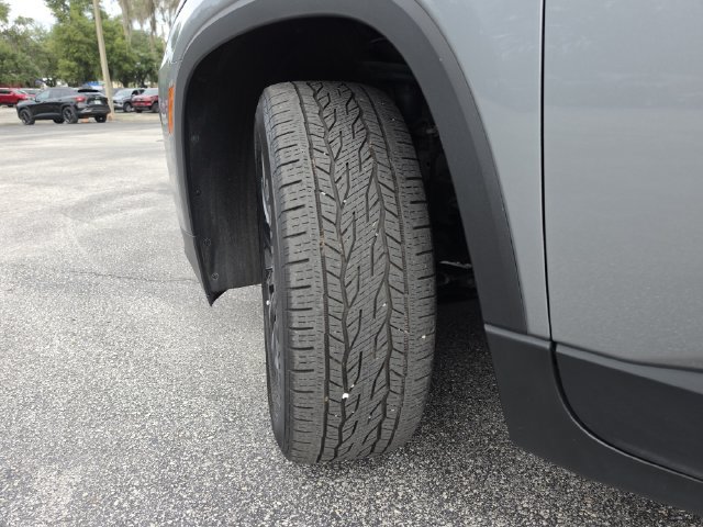 Used 2023 Chevrolet Traverse RS FWD image 41