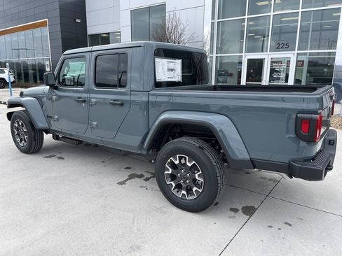 New 2026 Jeep Gladiator Sport image 17