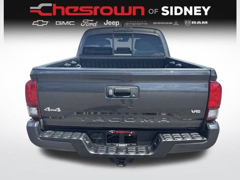 Used 2021 Toyota Tacoma SR AWD/4WD image 4