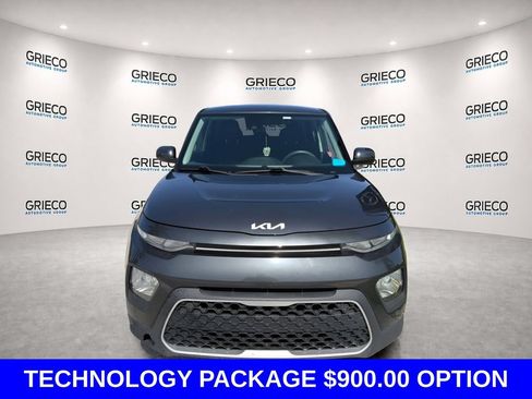 Used 2022 Kia Soul LX w/ Technology Package FWD image 2