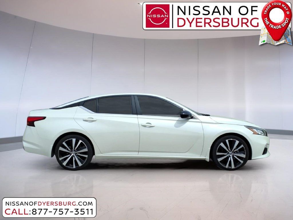 Used 2019 Nissan Altima 2.5 SR FWD image 2