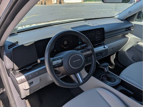 Used 2024 Hyundai Kona SEL FWD image 19