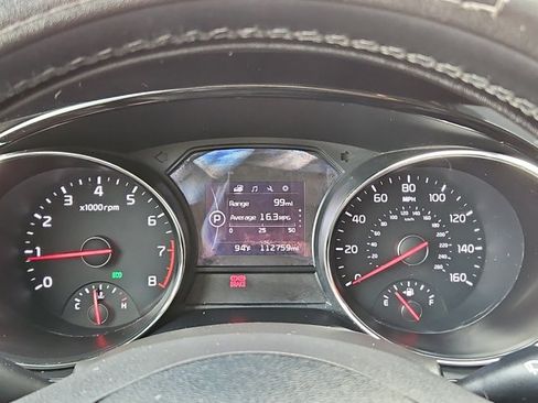 Used 2016 Kia Sedona EX FWD image 11