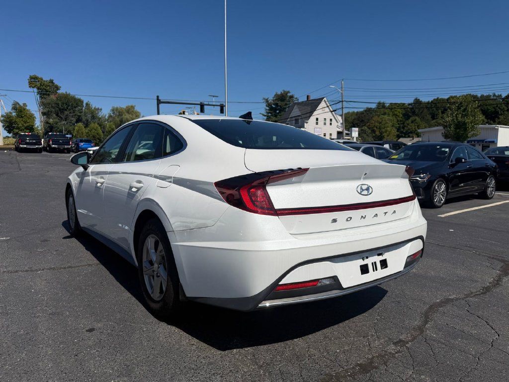 Used 2022 Hyundai Sonata SE FWD image 3
