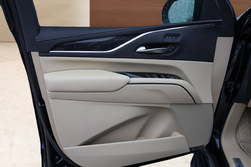 Used 2021 Cadillac Escalade Premium Luxury RWD image 8