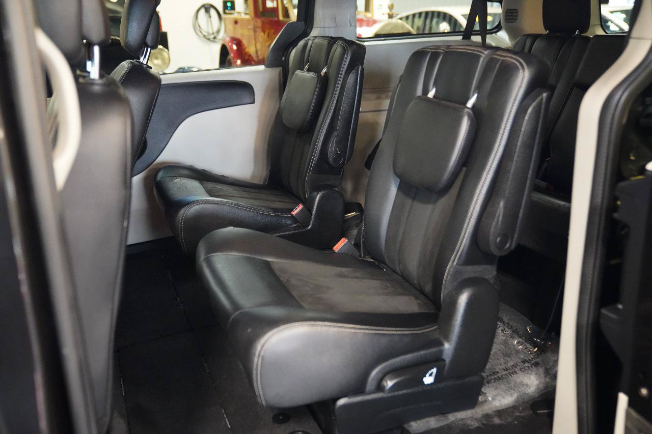 Used 2019 Dodge Grand Caravan SXT FWD image 22