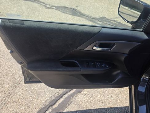 Used 2013 Honda Accord LX image 10