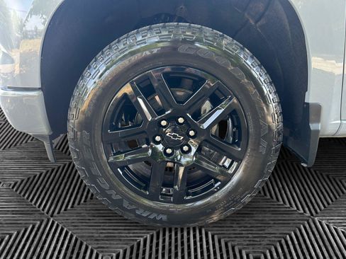Used 2025 Chevrolet Silverado 1500 Custom w/ Turbomax Blackout Package AWD/4WD image 14