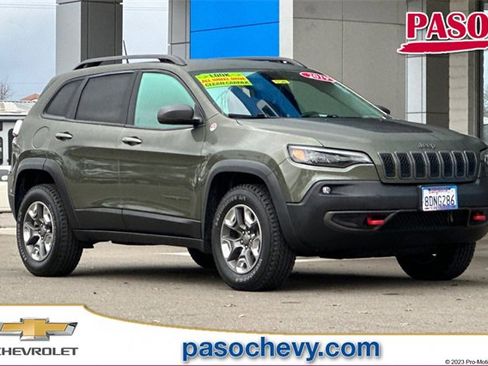 Used 2019 Jeep Cherokee Trailhawk image 1