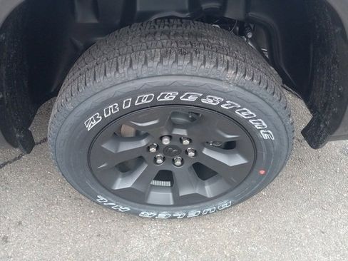 New 2026 RAM 1500 4x4 Crew Cab image 27