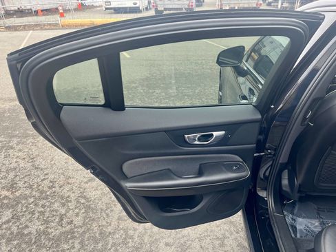 Used 2024 Volvo S60 B5 Plus image 23