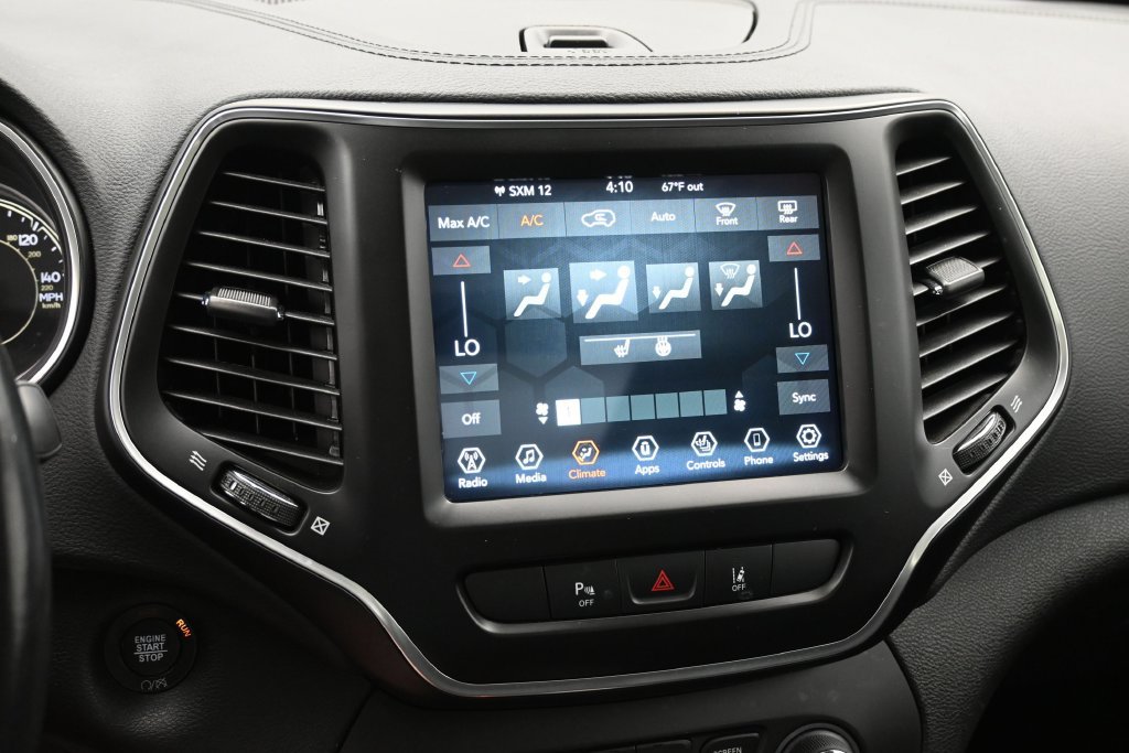 Used 2021 Jeep Cherokee Latitude Lux w/ Sun & Sound Group AWD/4WD image 18
