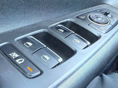 Used 2020 Hyundai Santa Fe SEL FWD image 23
