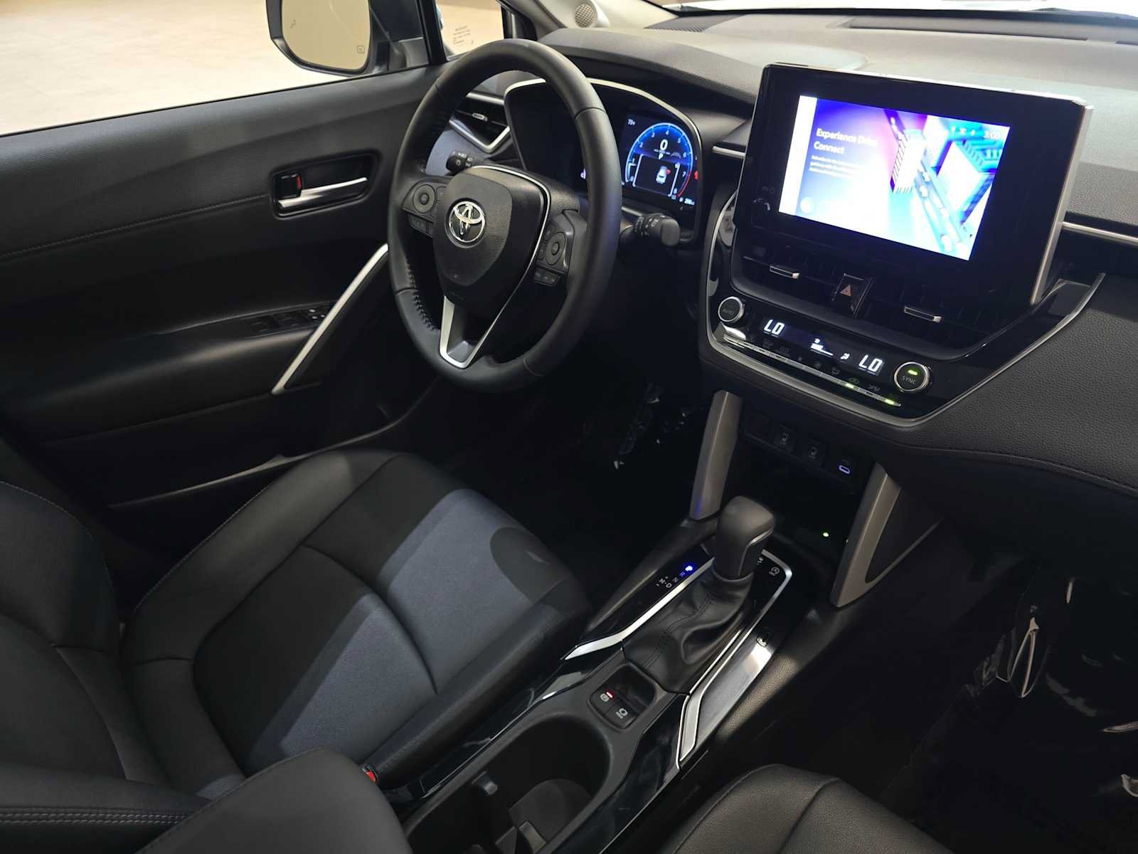 Certified 2025 Toyota Corolla Cross XLE w/ Convenience Package AWD/4WD image 31