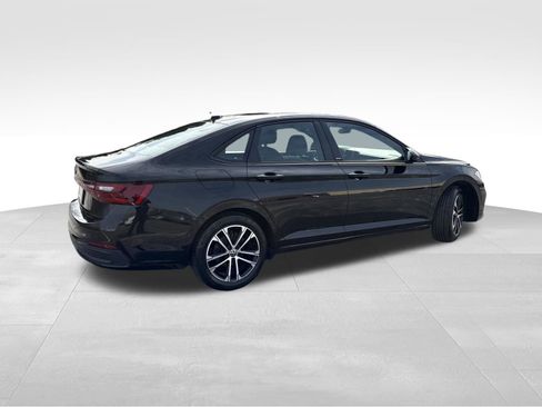 Used 2025 Volkswagen Jetta Sport image 5
