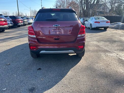 Used 2021 Chevrolet Trax LT w/ LT Convenience Package image 15