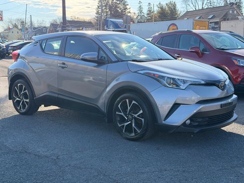 Used 2018 Toyota C-HR image 3