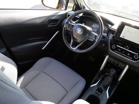 Used 2024 Toyota Corolla Cross SE w/ Moonroof Package AWD/4WD image 9