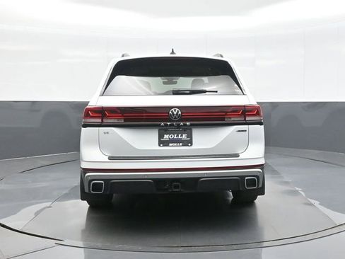 Used 2024 Volkswagen Atlas Peak Edition SE AWD/4WD image 6