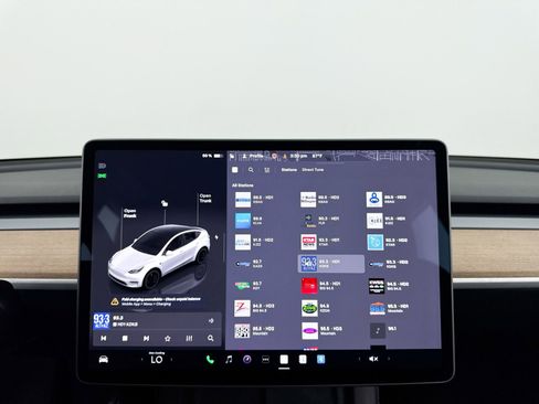 Used 2024 Tesla Model Y Performance image 22