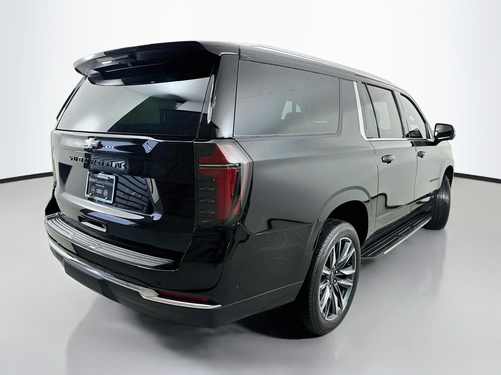 Used 2026 Chevrolet Suburban LS w/ LS Custom Edition AWD/4WD image 7