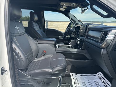 Used 2025 Ford F350 Platinum w/ FX4 Off-Road Package image 11