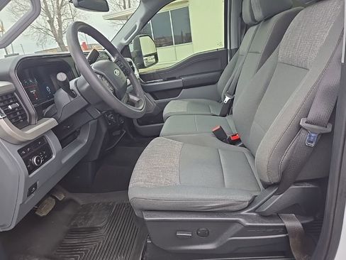 Used 2024 Ford F250 XLT w/ XLT Premium Package image 12