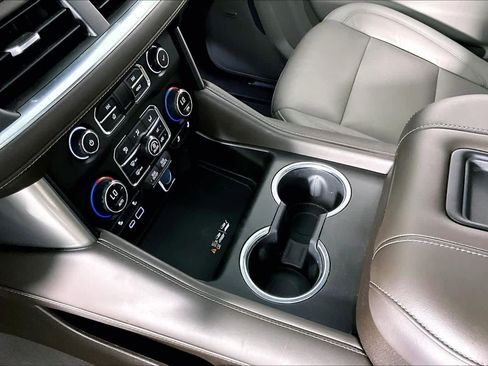 Used 2021 Chevrolet Tahoe Z71 w/ Luxury Package image 15